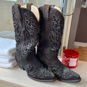 Like NEW Sequin CORRAL boots size 7 med